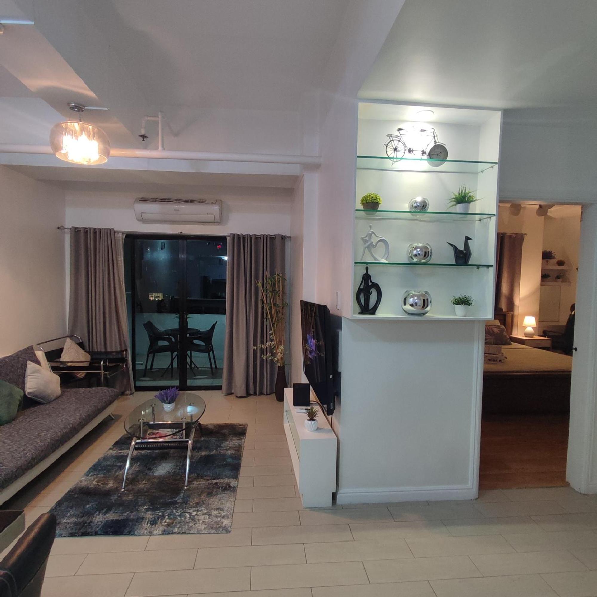 Luxury Spacious 2Br In Salcedo Village Manila Exterior photo